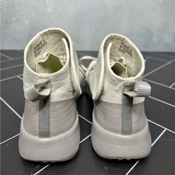 Nike Women's Air Zoom Strong 2 "Light Bone" Training/Lifting Shoe - Size 8 - Picture 3 of 8